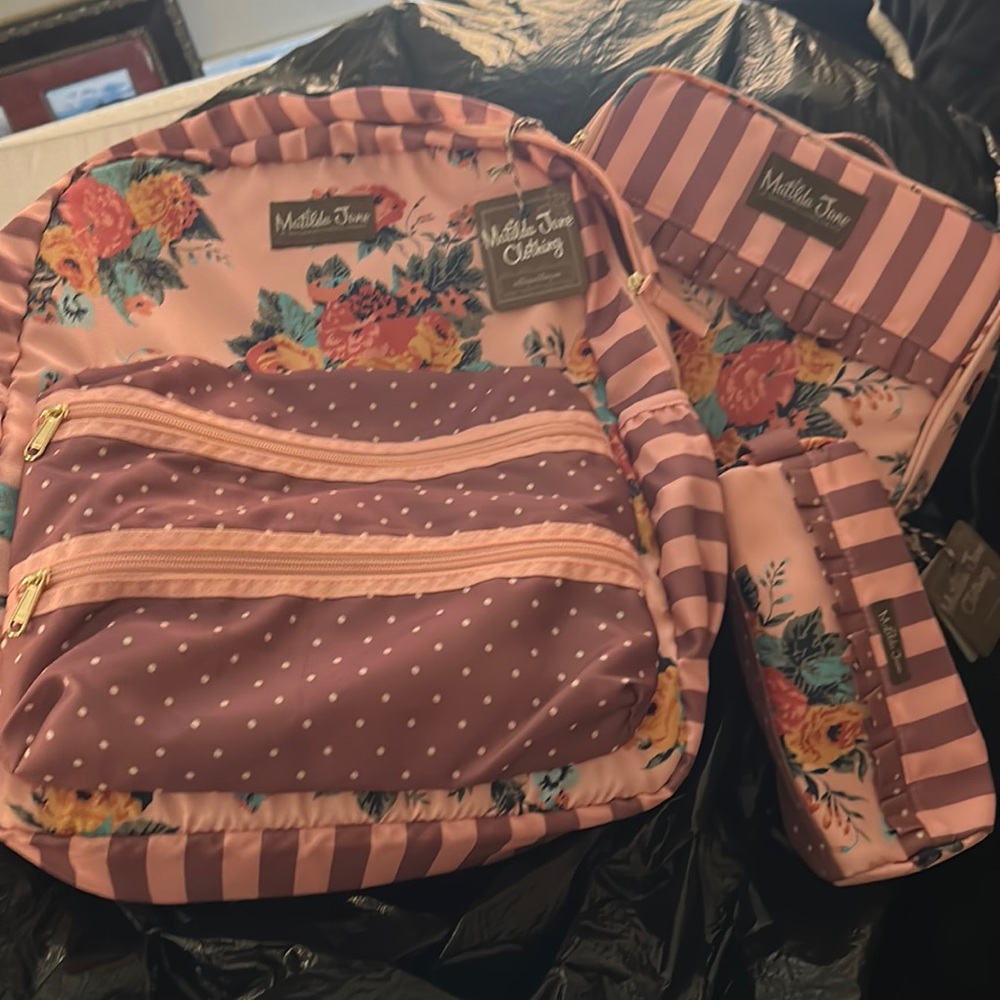 Matilda Jane 3 pieces Backpack, lunch box and pencil case. BNWT very awesome set